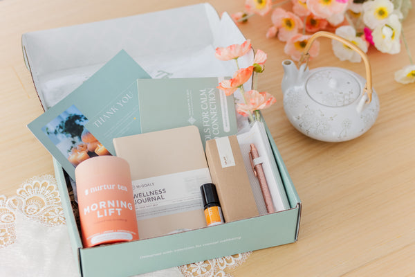Uplift gift box